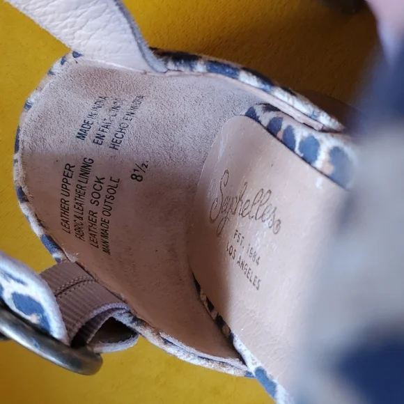 Seychelles Lock and Key Heeled Sandal - Picture 3 of 6